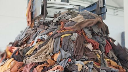 Should we put fast fashion in the recycling bin?